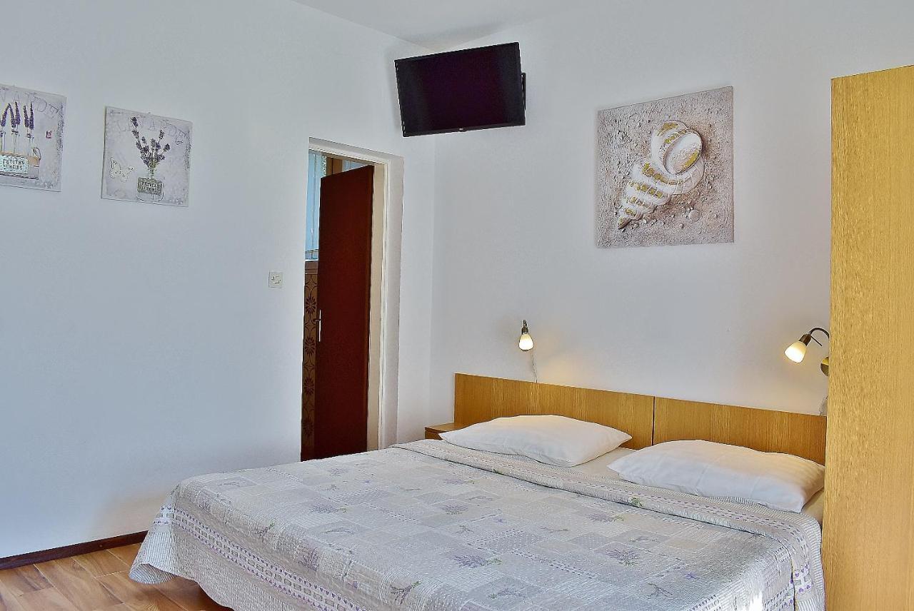 Apartments Zenko Rab Town Exterior foto